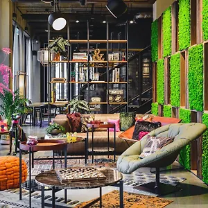 Moxy Airport Hotel