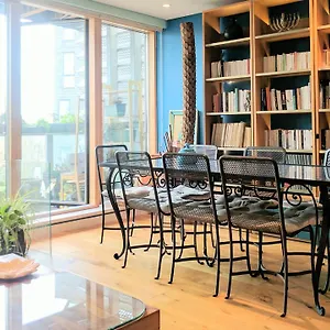 Bermondsey Square - A Bespoke 4* Londýn